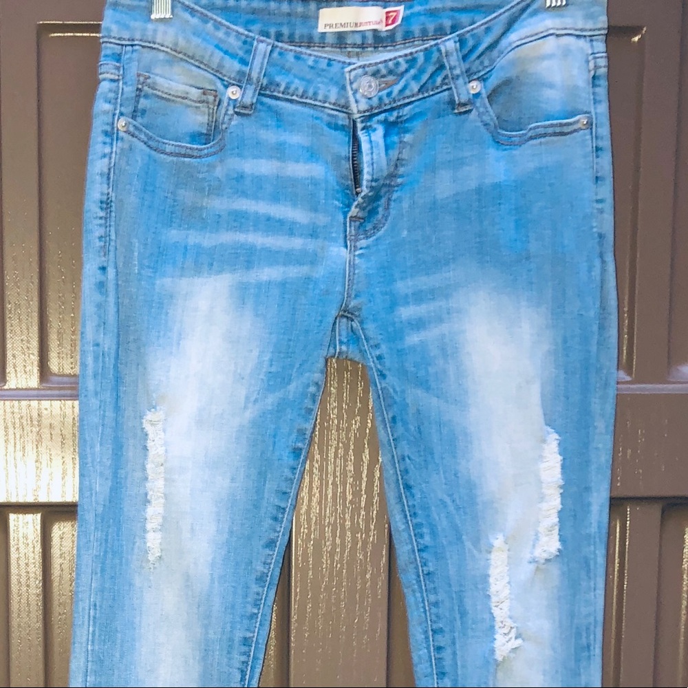 Distressed Jeans Size 7